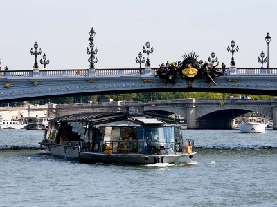 Bateaux Parisiens / Les Incollables® Cruise