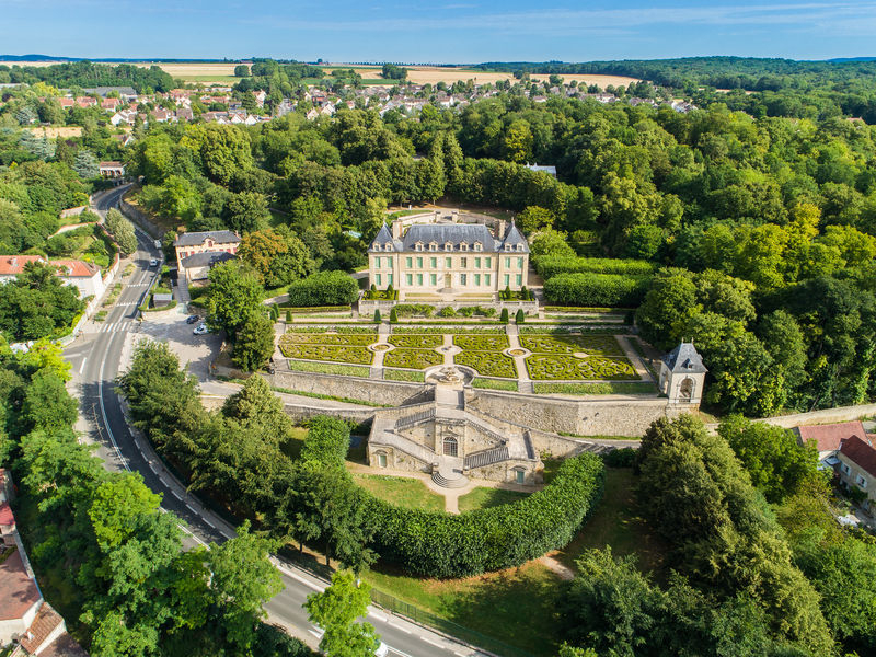 Château d'Auvers et son parc vue du ciel