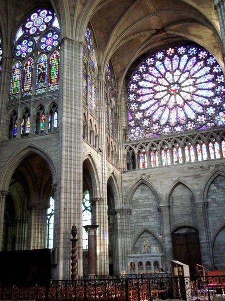 Nef et Rose Basilique Cathédrale de Saint-Denis