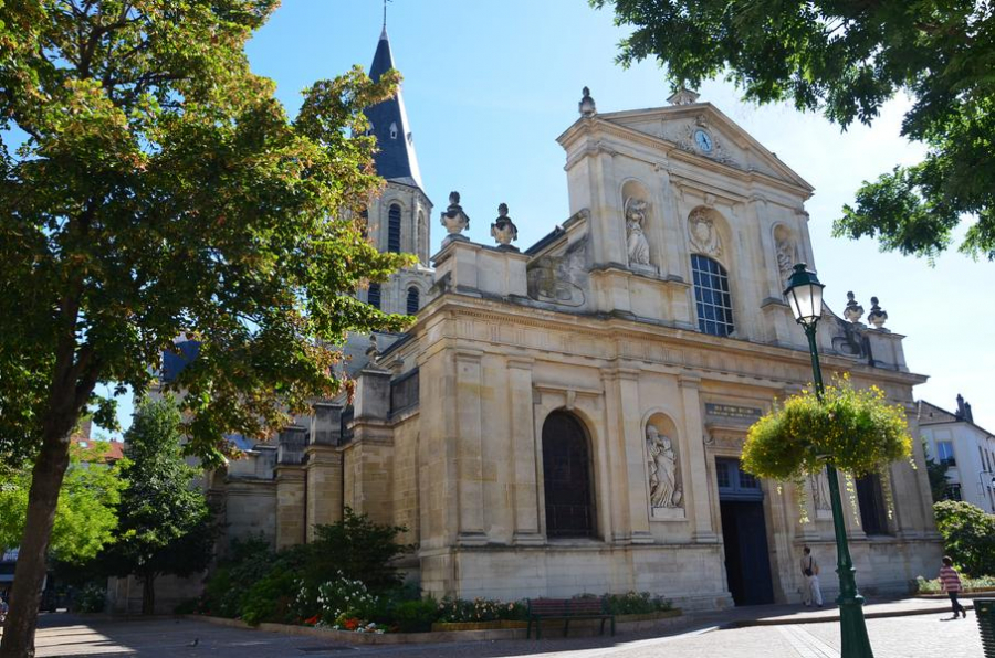 Place de l'église Saint-Pierre Saint-Paul