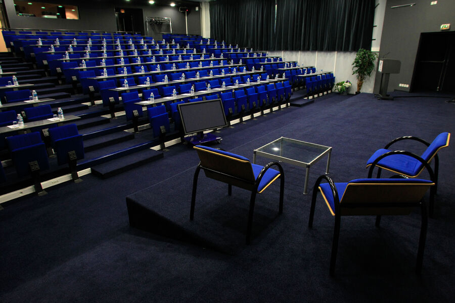 Auditorium au Centre National de Rugby